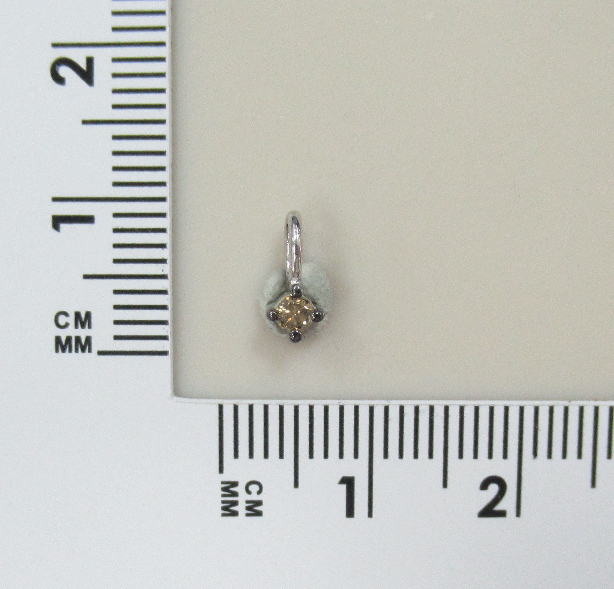 Серебряная подвеска с коньячным бриллиантом